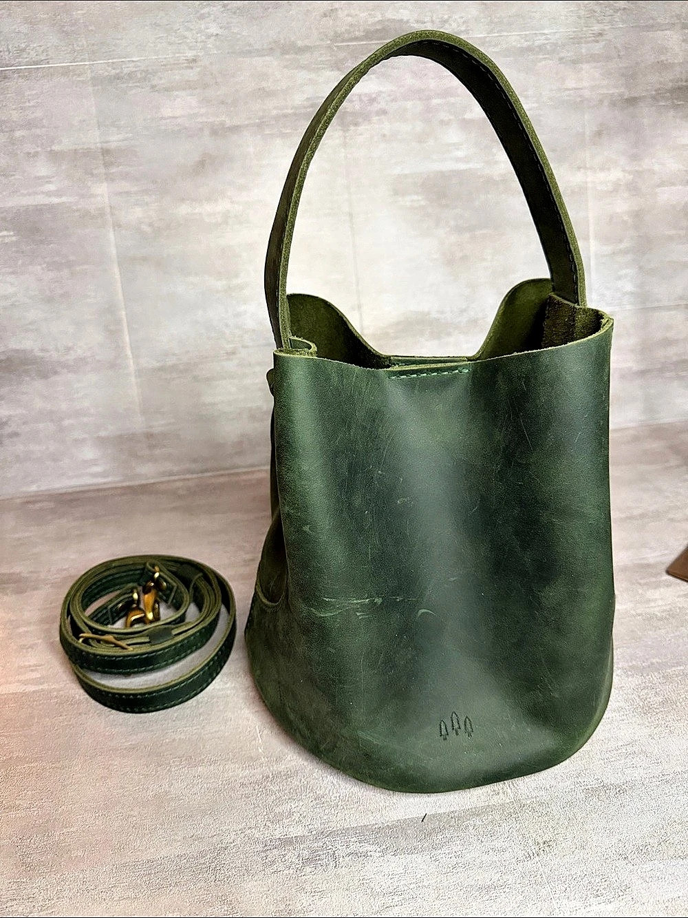 Portland Leather Goods Belle Bucket Bag Evergreen Leather Shoulder Bag
